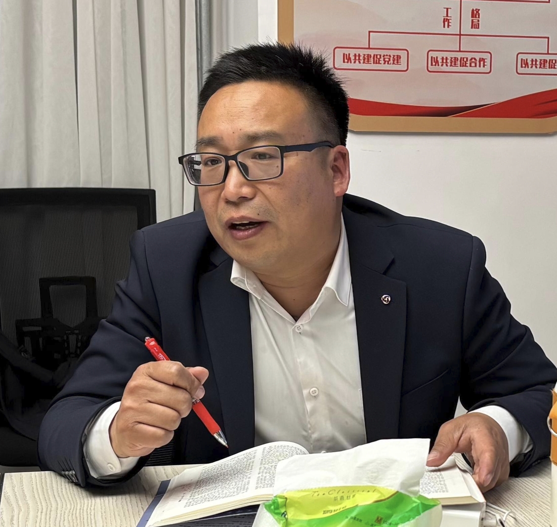 现场主持人徐清松老师.jpg