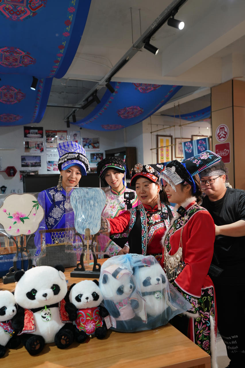 1762916336181482.jpg ScreenShot_2025-11-12_105702_776.jpg