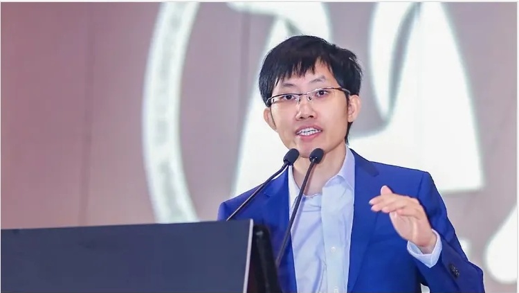 2梁文锋（图源：湖北日报） (2) - 副本.jpg