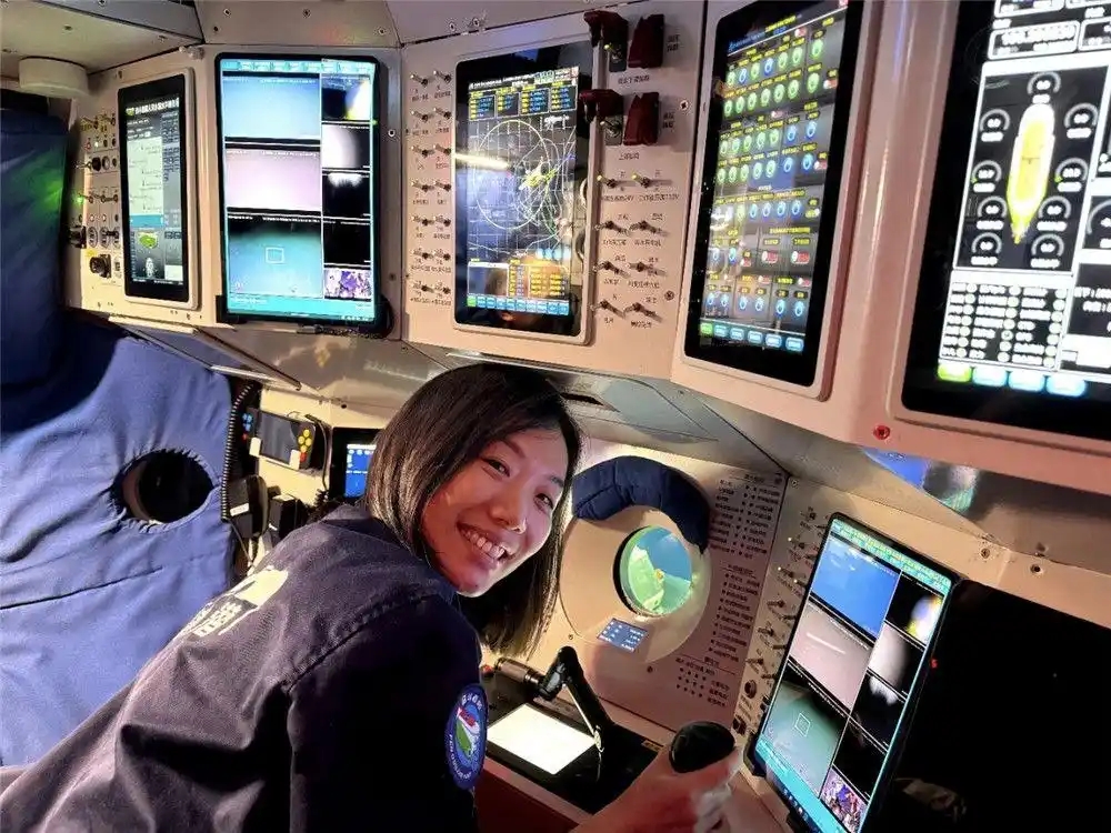 2杜梦然（图源：湖北日报） (1) - 副本.jpg